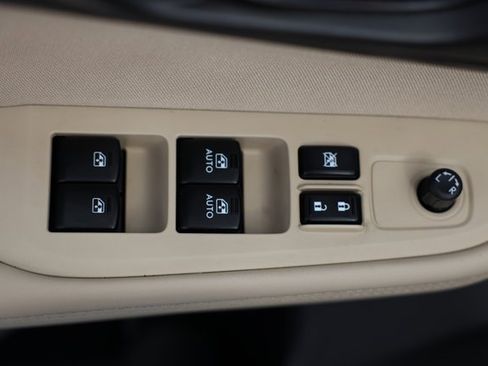 Used 2018 Subaru Outback 2.5i Premium image 13
