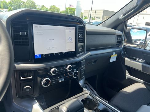 New 2025 Ford F150 XLT w/ Equipment Group 301A Standard image 11