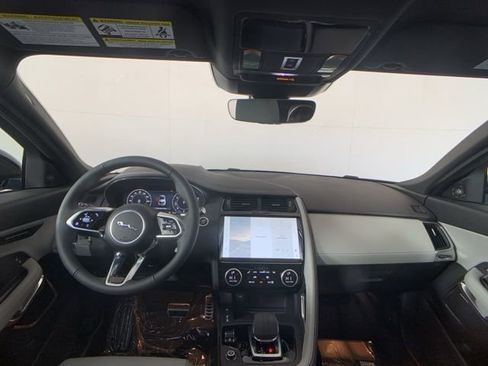 Certified 2024 Jaguar E-PACE R-Dynamic SE image 27