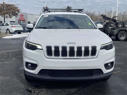 Used 2019 Jeep Cherokee Latitude Plus image 8