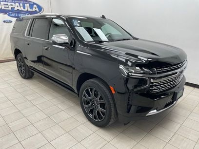 Used 2023 Chevrolet Suburban Premier w/ Premium Package 2