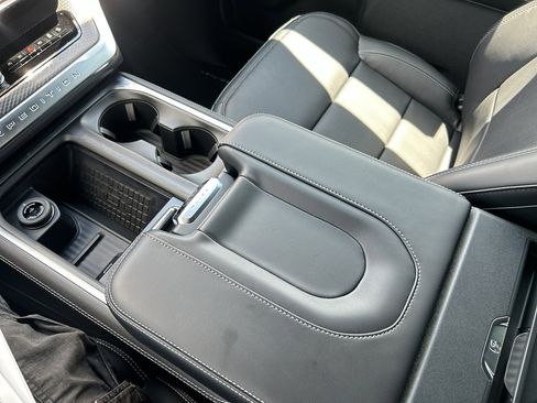 New 2025 Ford Expedition Platinum w/ Stealth Performance Package image 36