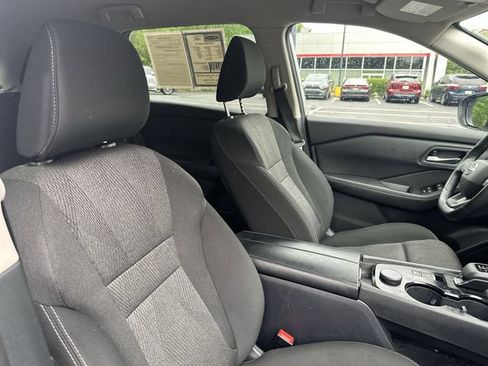 Used 2025 Nissan Rogue SV AWD/4WD image 28