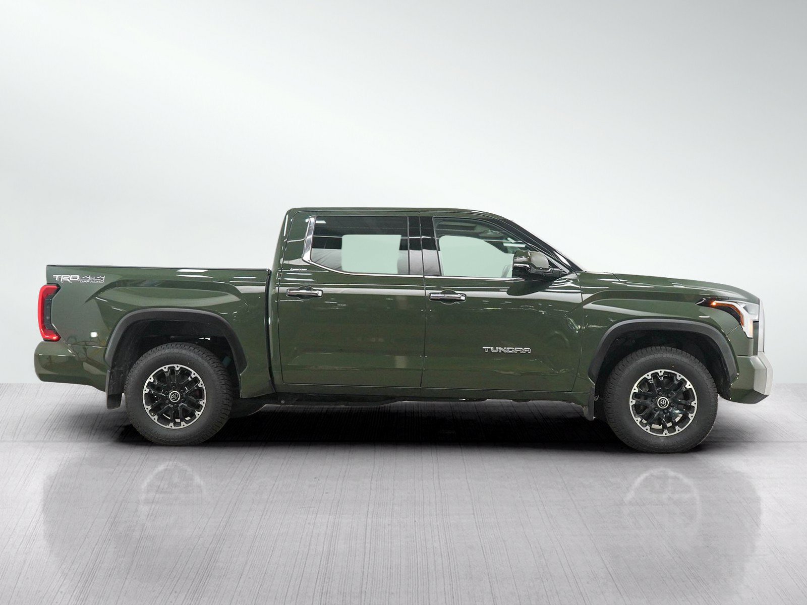 Used 2023 Toyota Tundra Limited AWD/4WD image 7