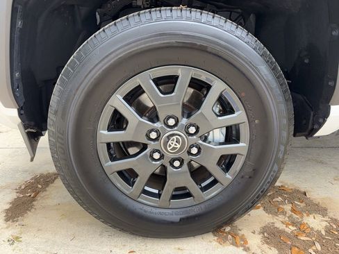 Used 2025 Toyota 4Runner SR5 image 39