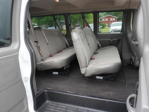 Used 2024 Chevrolet Express 3500 LT w/ LT Preferred Equipment Group RWD image 17