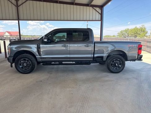 Used 2023 Ford F250 Lariat w/ Sport Appearance Package AWD/4WD image 4