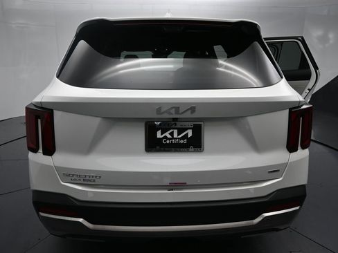 Certified 2025 Kia Sorento SX Prestige image 9