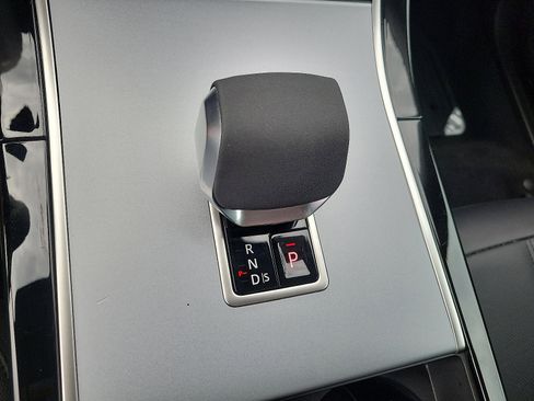 Used 2024 Land Rover Range Rover Evoque S image 14