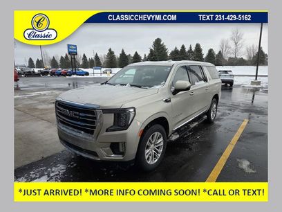 Used 2022 GMC Yukon XL SLT w/ SLT Premium Package