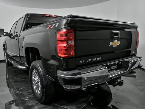 Used 2019 Chevrolet Silverado 2500 LTZ w/ Duramax Plus Package image 9