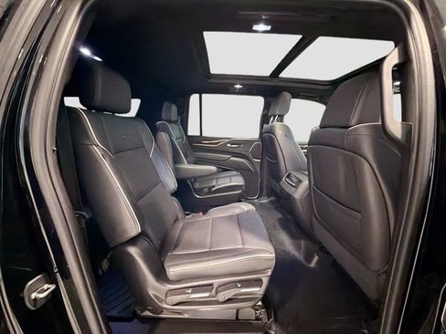 Used 2023 Cadillac Escalade ESV Premium Luxury image 25