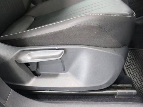 Used 2022 Volkswagen Tiguan SE w/ Panoramic Sunroof Package image 22