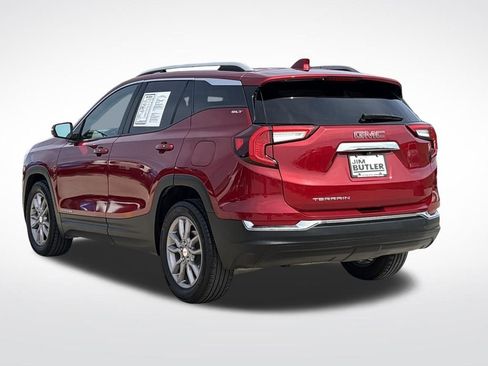 Used 2023 GMC Terrain SLT image 4
