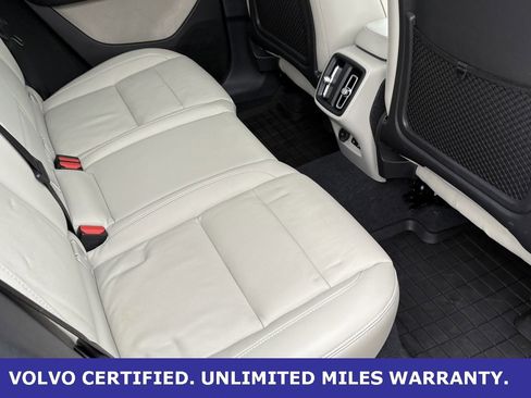 Certified 2023 Volvo XC40 B5 Ultimate w/ Protection Package Premier image 32