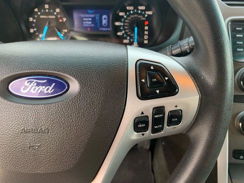 Used 2014 Ford Explorer XLT image 13