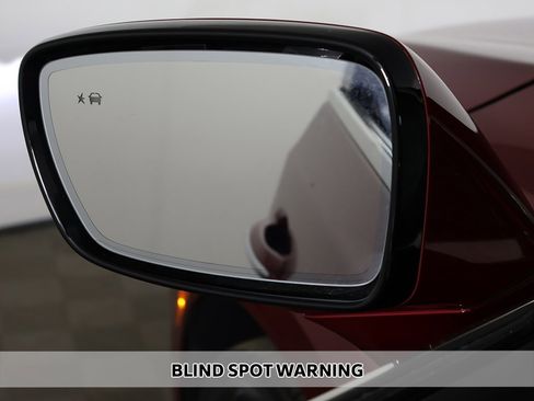 Used 2024 Buick Enclave Premium image 7