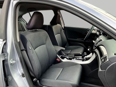 Used 2016 Honda Accord LX image 27