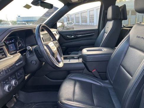 Used 2021 GMC Yukon Denali w/ Denali Ultimate Package AWD/4WD image 7