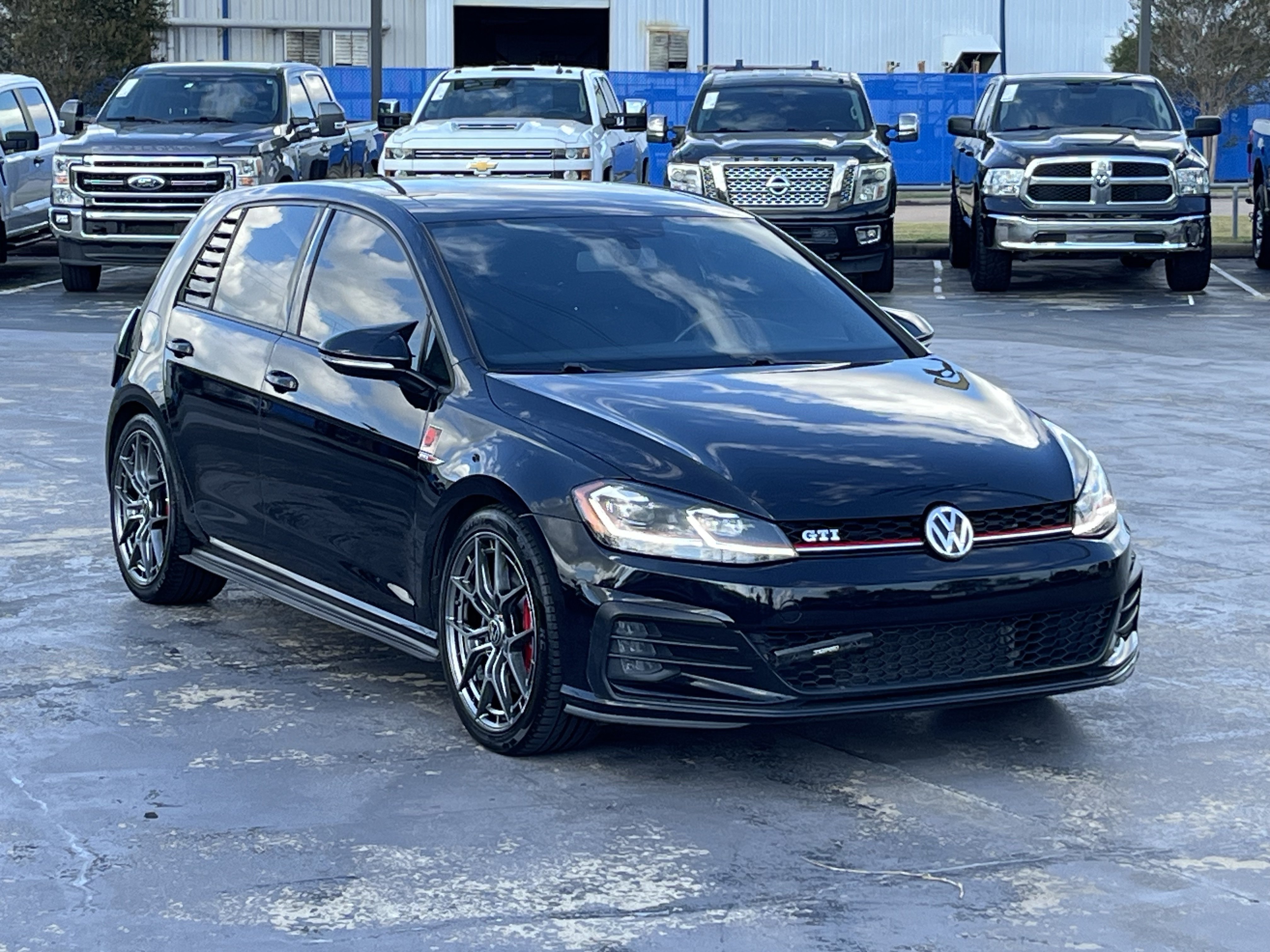 Used 2018 Volkswagen GTI SE FWD image 5