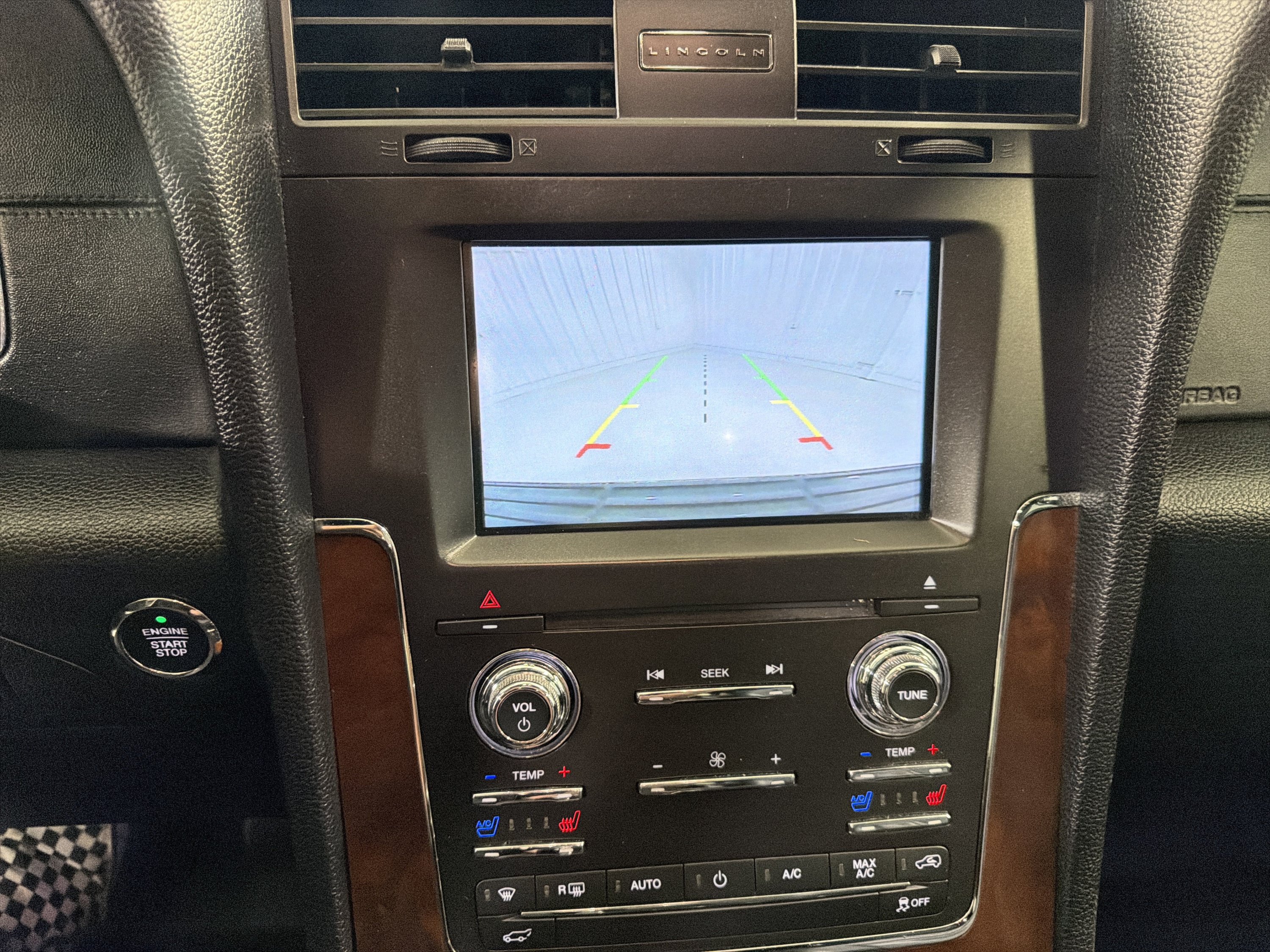 Used 2015 Lincoln Navigator 2WD image 19