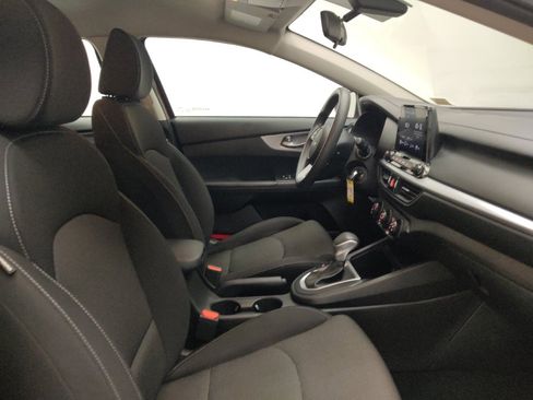 Used 2022 Kia Forte LXS FWD image 21