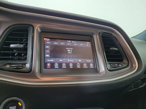 Used 2022 Dodge Challenger SXT RWD image 18