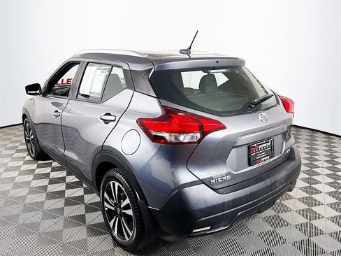 Used 2018 Nissan Kicks SV image 5
