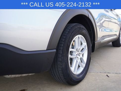 Used 2025 Ford Explorer Active w/ Active Comfort Package RWD image 8
