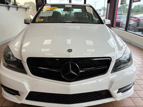 Used 2014 Mercedes-Benz C 250 Sedan image 4