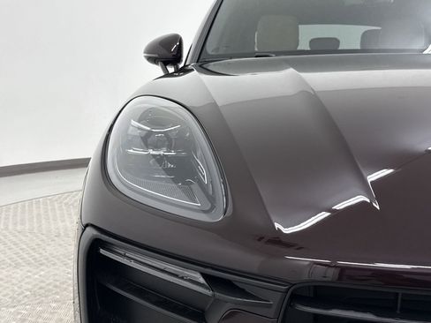 Used 2025 Porsche Macan Turbo AWD/4WD image 12