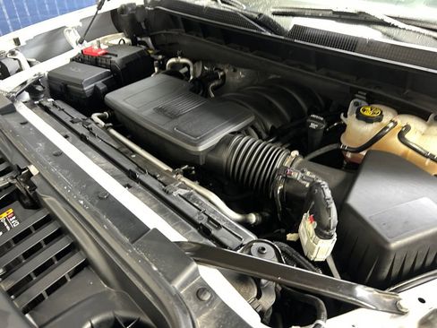 Used 2022 Chevrolet Silverado 1500 High Country w/ Technology Package image 30