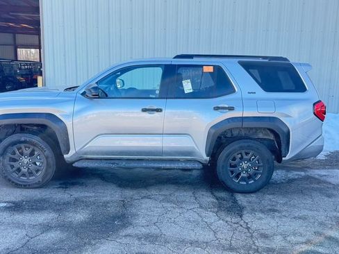 Certified 2025 Toyota 4Runner SR5 image 32