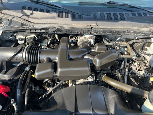 Used 2018 Ford F250 XLT w/ XLT Premium Package AWD/4WD image 9