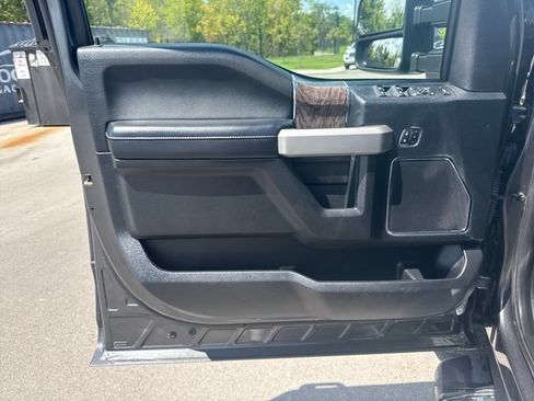 Used 2017 Ford F350 Lariat w/ Lariat Ultimate Package AWD/4WD image 12