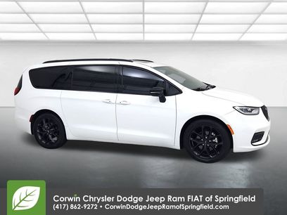 Used 2024 Chrysler Pacifica Limited w/ S Appearance Package