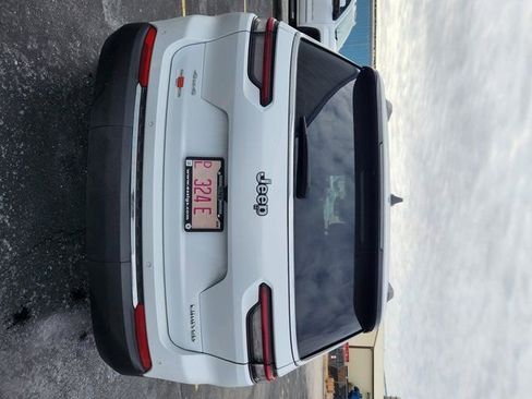 Used 2023 Jeep Grand Cherokee L Limited image 4