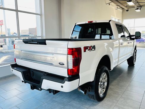 Used 2019 Ford F250 Platinum w/ Platinum Ultimate Package image 6