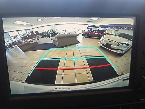 Used 2019 Toyota RAV4 LE AWD/4WD image 22
