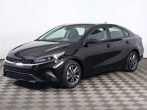 Used 2024 Kia Forte LXS image 6