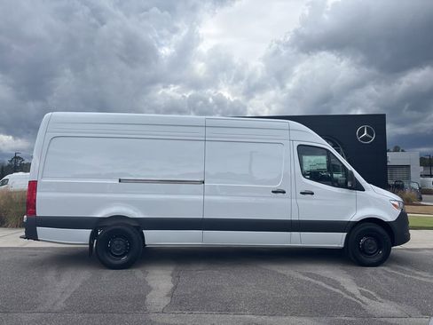 New 2026 Mercedes-Benz Sprinter 2500 image 2