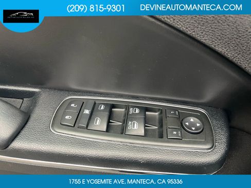 Used 2014 Dodge Charger SXT image 26