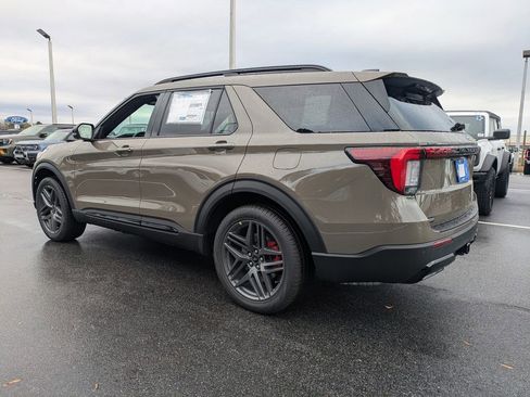 New 2026 Ford Explorer ST-Line w/ ST-Line Street Pack RWD image 6