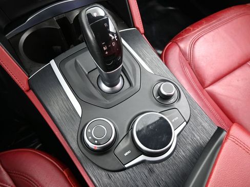 Used 2019 Alfa Romeo Stelvio w/ Nero Edizione image 23