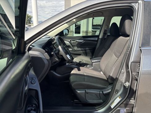 Used 2020 Nissan Rogue S image 27