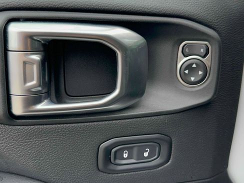 Used 2023 Jeep Wrangler Unlimited Sahara w/ Cold Weather Group image 14