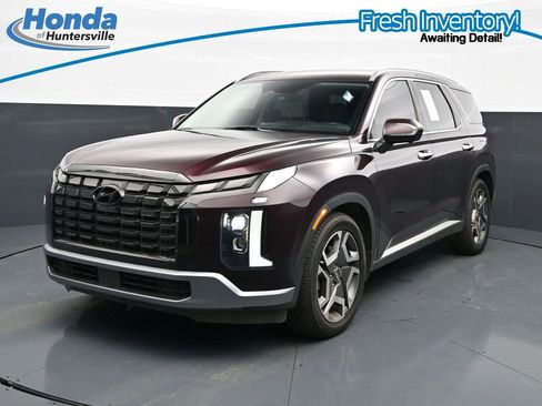 Used 2023 Hyundai Palisade SEL w/ Premium Package FWD image 4