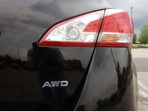 Used 2013 Nissan Murano S image 16