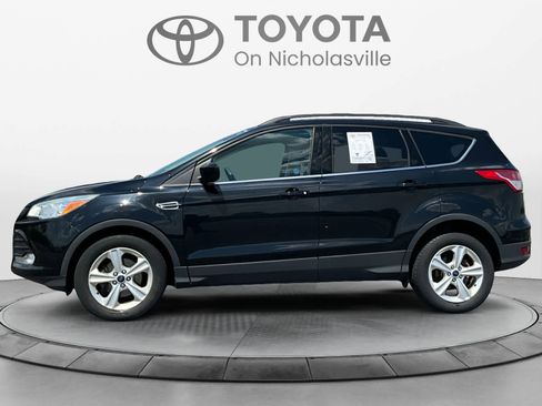 Used 2016 Ford Escape SE w/ Equipment Group 201A FWD image 3