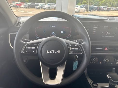 Used 2026 Kia Seltos LX FWD image 19